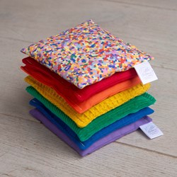 Little Botanic Label sensorisch speelgoed pittenzakjes regenboog confetti